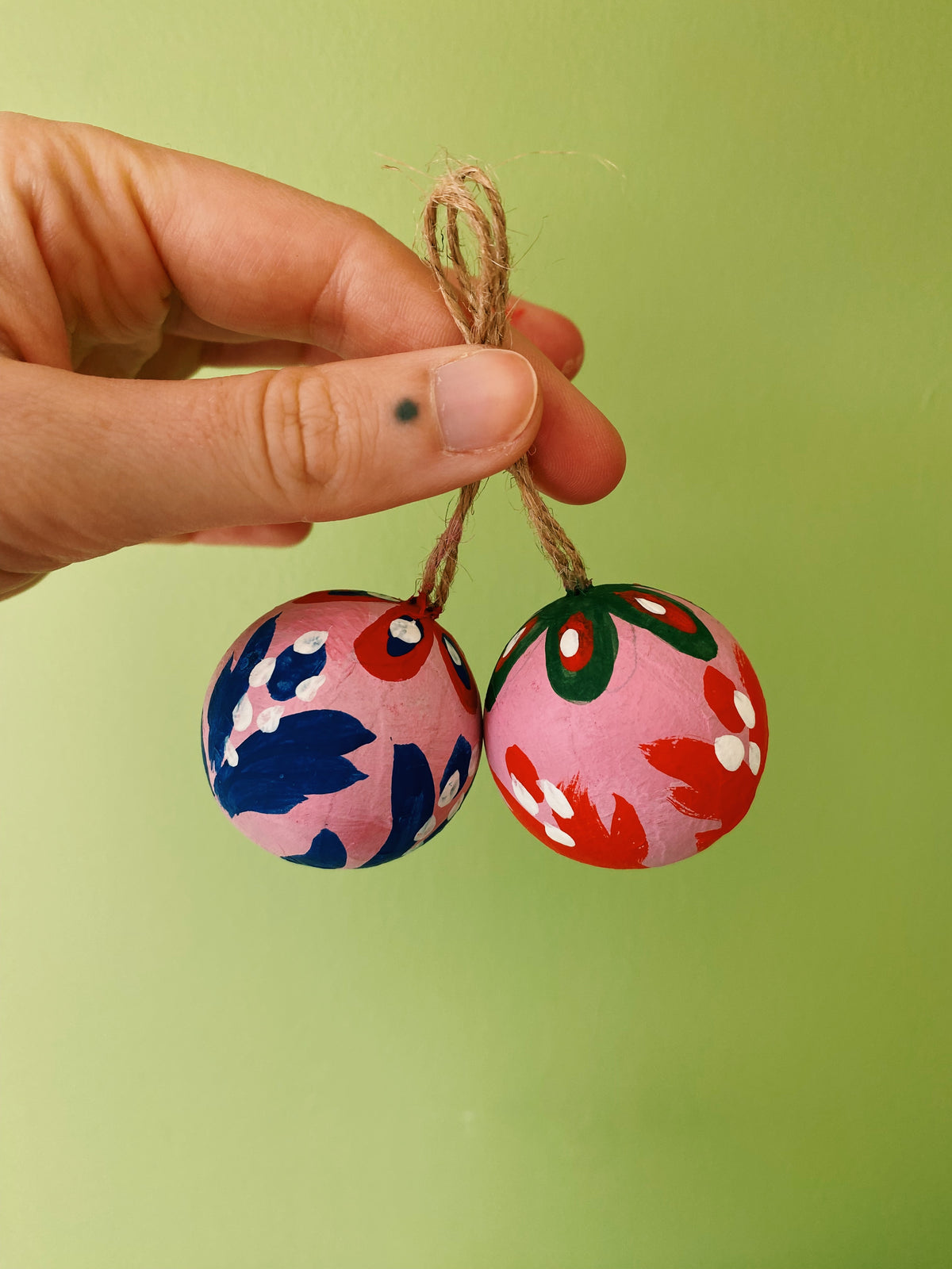 Painted Bauble Workshop with Claire Sherston | Sunday 14th December
