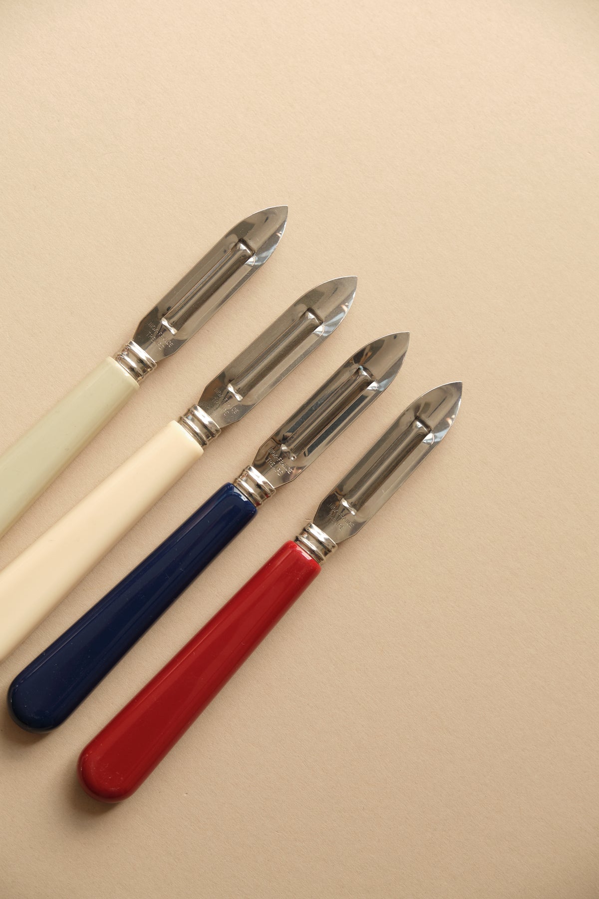 Coloured Handle Peeler