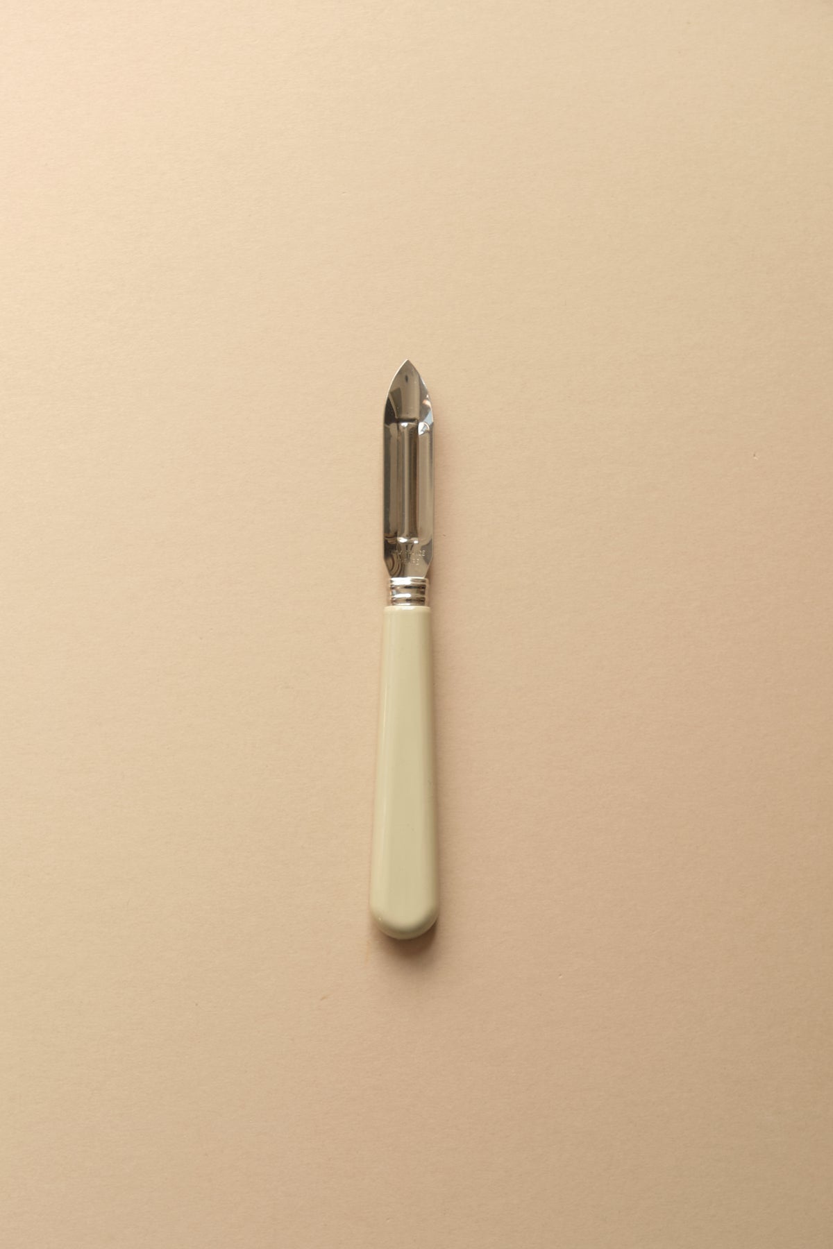 Coloured Handle Peeler