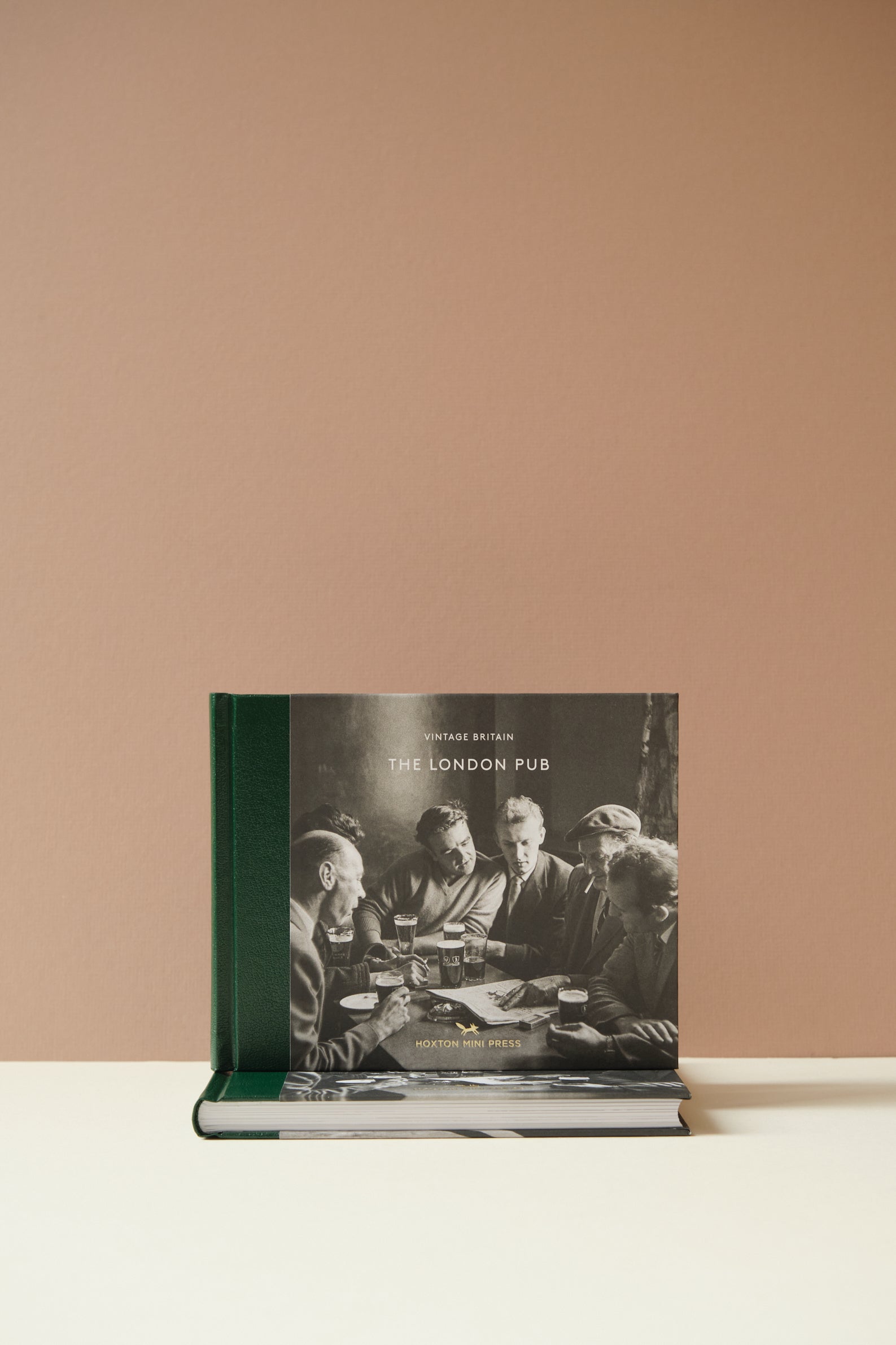 London Pubs Book