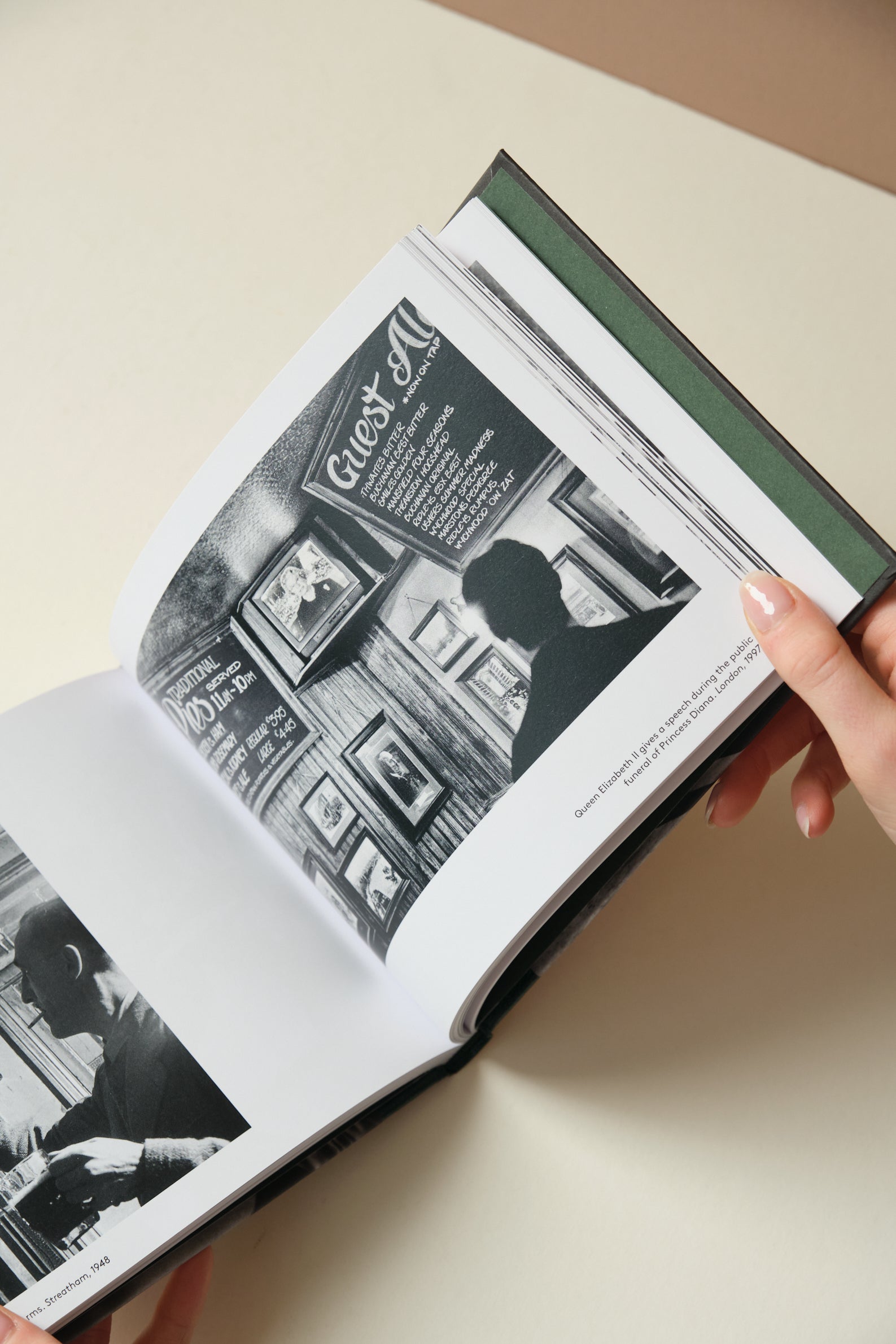 London Pubs Book
