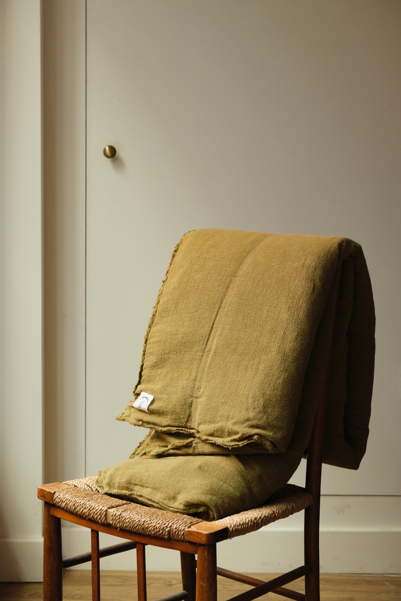 Raw Linen Padded Blanket