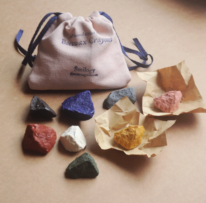 Bag of 8 Beeswax Rock Crayons